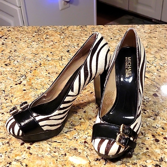 Womens MICHAEL Michael Kors tiger print brown/creme Size 7 - Picture 1 of 7